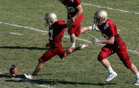 开云体育APP下载-跨界绝杀，从上海滩到英超之巅—当体育奇迹打破次元壁