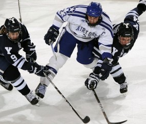 开云体育中国官网-黄蜂险胜活塞，杜兰特末节爆发成关键先生