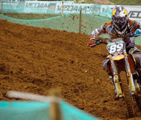 开云足球直播-马丁内利一锤定音，塞维利亚生死战力克奥地利，绝境中绽放欧战之光