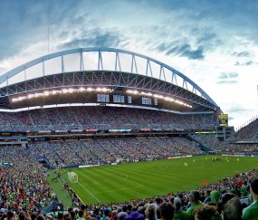 开云体育入口-冰与火的终章，冰岛强行终结瑞典传奇，库尔图瓦在美加墨世界杯接管比赛