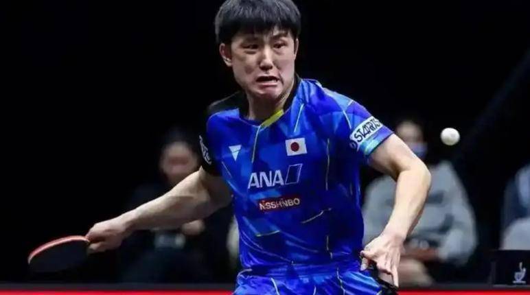 日本队鏖战中国队,张本智和点燃赛场 日本队鏖战中国队,张本智和点燃赛场