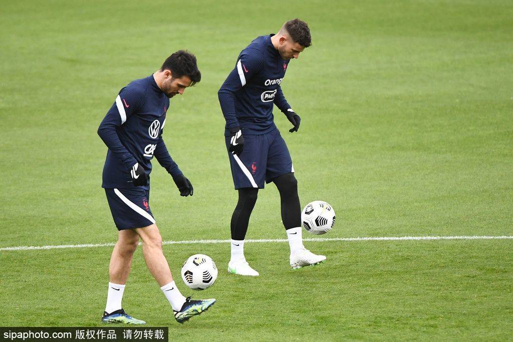 法国队逆转印度队，黄鸭组合带队取胜