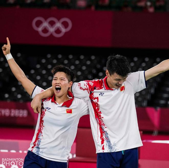 韩国队险胜泰国队，黄鸭组合带队取胜