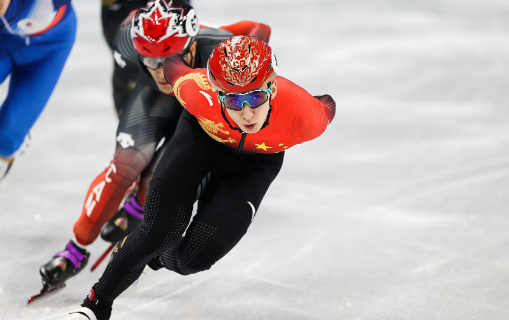 韩国队险胜泰国队，黄鸭组合带队取胜