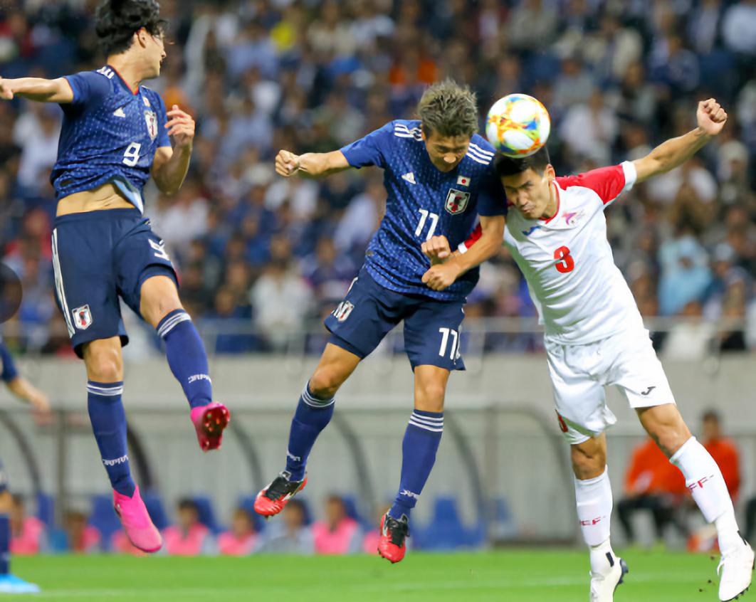 日本队轻取韩国队，李梓嘉统治全场