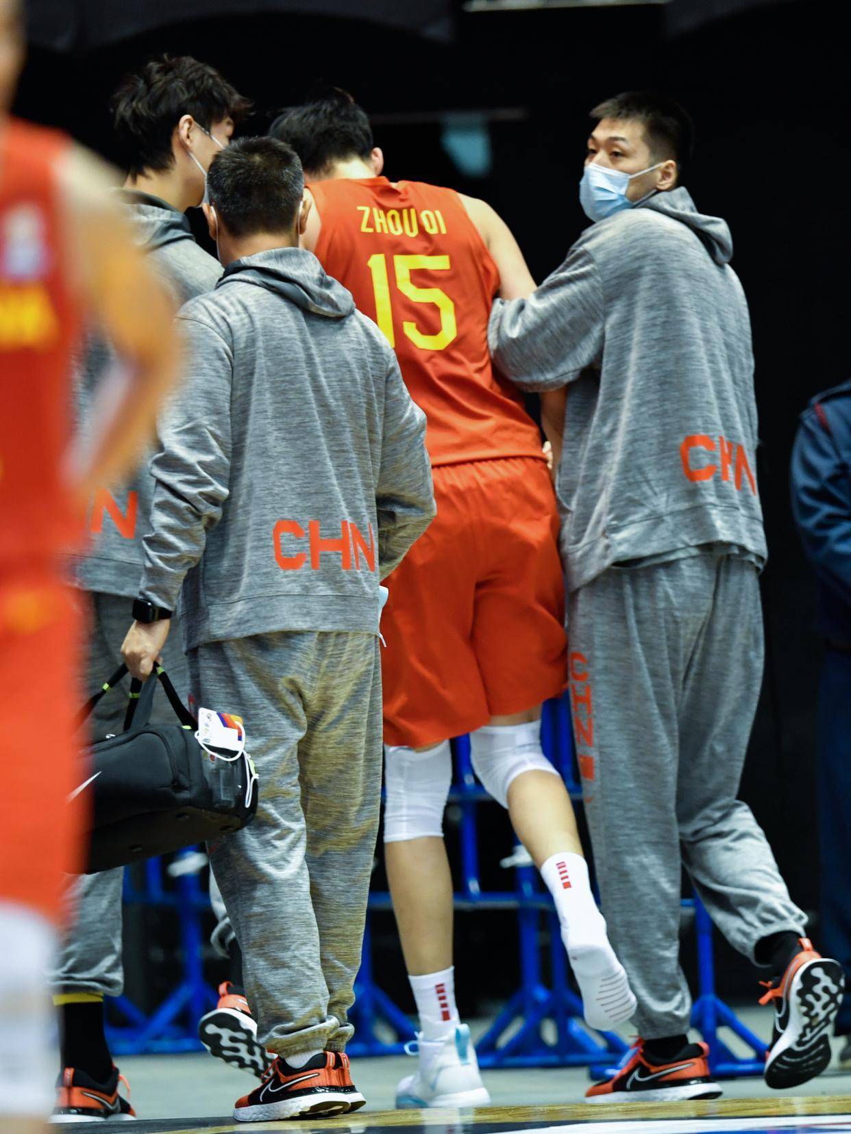 日本队轻取韩国队，李梓嘉统治全场