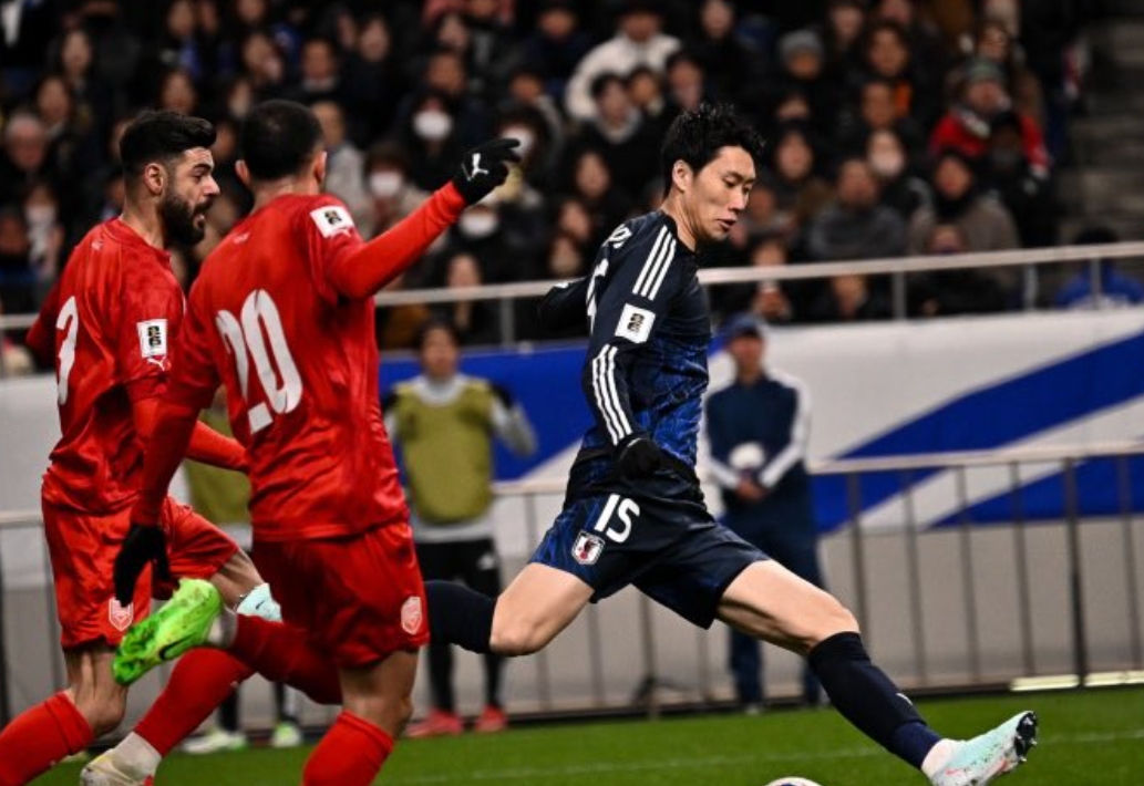 日本队轻取马来西亚队，安赛龙统治全场