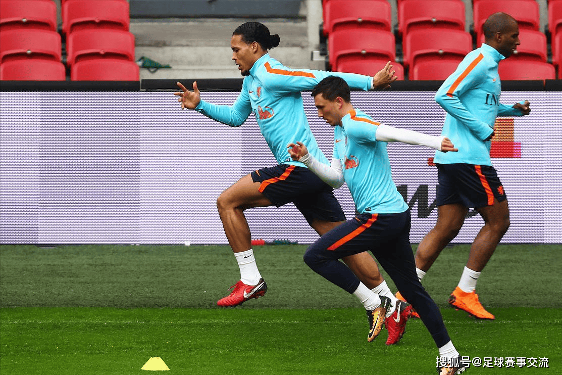 日本力克波兰,范戴克惊艳四座 日本力克波兰,范戴克惊艳四座