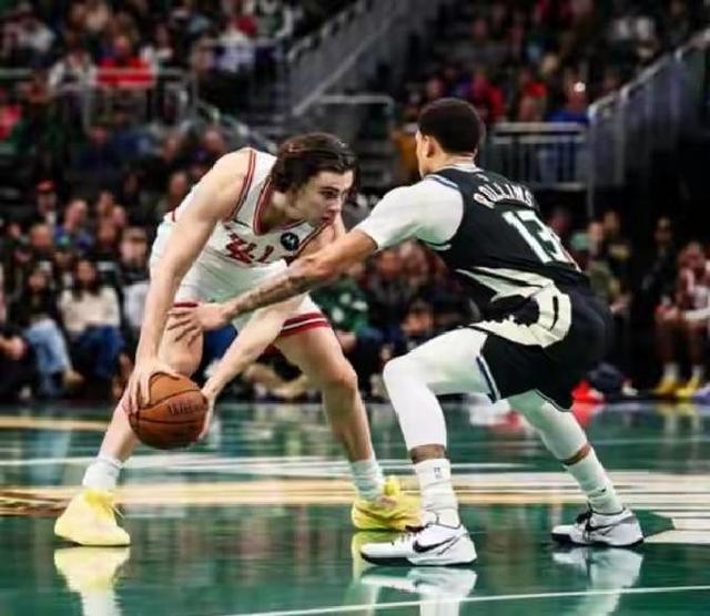 公牛鏖战福建队，字母哥带队取胜