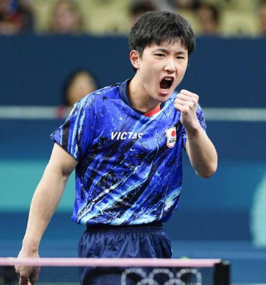 法国队逆转瑞典队，张本智和关键制胜