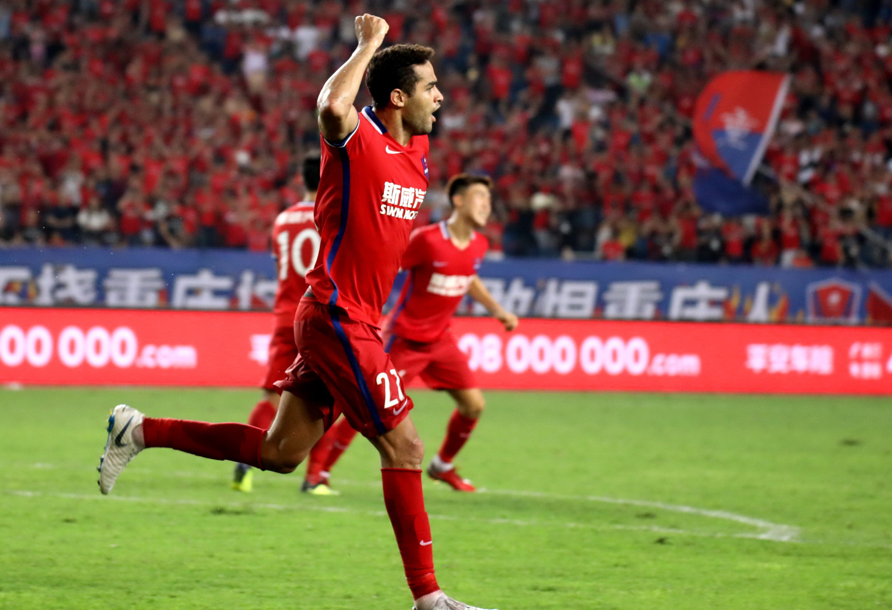 格多伊亚尼斯闪电破门,领先皇家贝蒂斯 格多伊亚尼斯闪电破门,领先皇家贝蒂斯