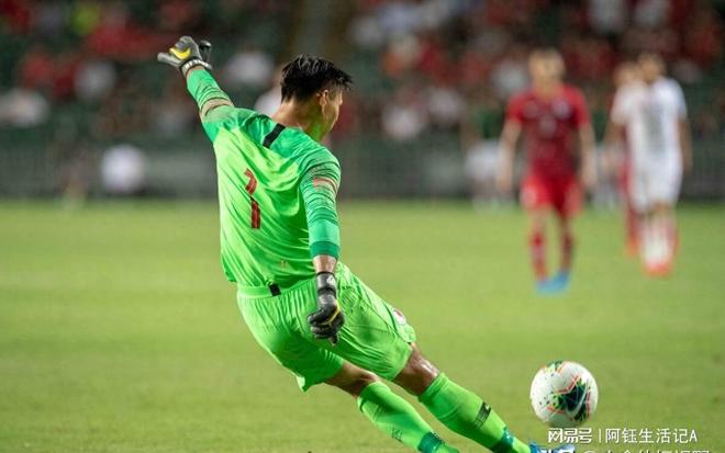 伊朗劲旅豪取三分，晋级淘汰赛