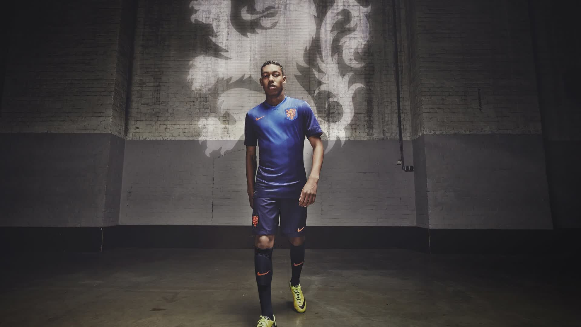 沙漠绿洲的奇迹，2026世界杯C组关键战，突尼斯险胜喀麦隆，莱万多夫斯基带队取胜